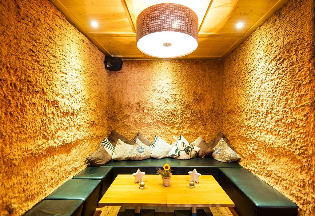 Living Max Hotel 젤암제 외부 사진