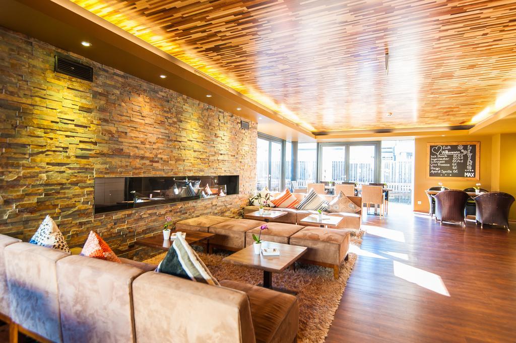 Living Max Hotel 젤암제 외부 사진